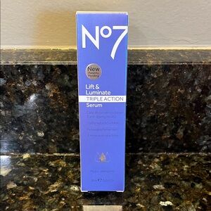 No7 Lift & Luminate Triple Action Serum - Blue